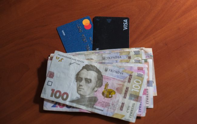 Скільки грошей треба відкладати з кожної зарплати: експерт назвала золоте правило заощаджень