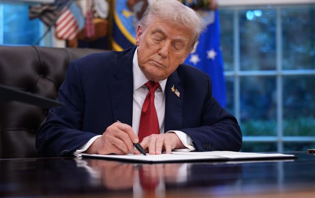 Трамп вирішив скасувати мита на шотландський віскі після візиту короля Британії