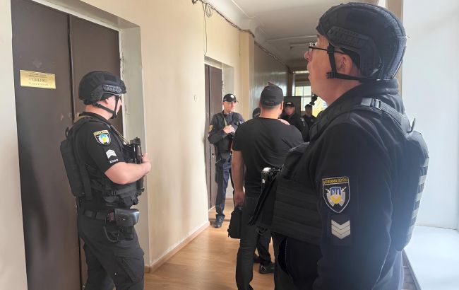 У міській раді на Кіровоградщині сталася стрілянина, є поранені