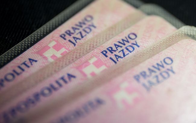 У Польщі спростили іспити на водійські права для українців