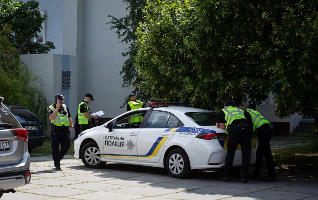 В Одесі натовп намагався відбити чоловіка в СЗЧ у поліції