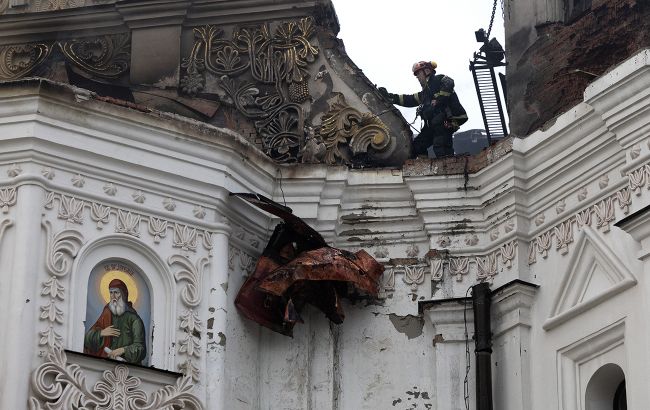 Китай висловився про російський удар по Києво-Печерській лаврі