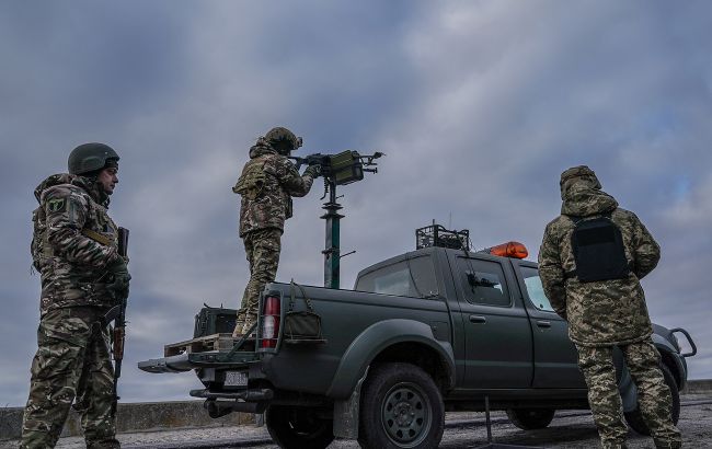 Летіли дрони та ракети різних типів, є прильоти: як ППО відбила нічний удар РФ