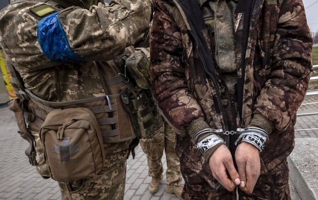 Бійці полку "Скеля" взяли в полон окупанта за допомогою дрона: епічне відео