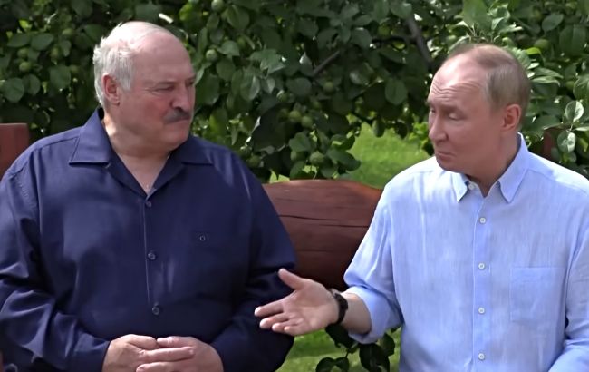 Путін шантажує Лукашенко для відкриття "другого фронту", - WSJ