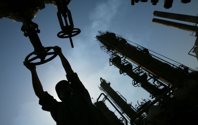 Казахстан скоротив видобуток нафти через удар по Оренбурзькому ГПЗ