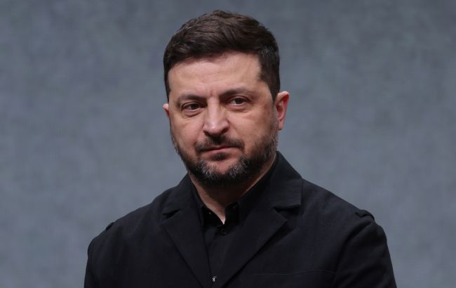 Зеленський доручив військовим "працювати на випередження" по РФ