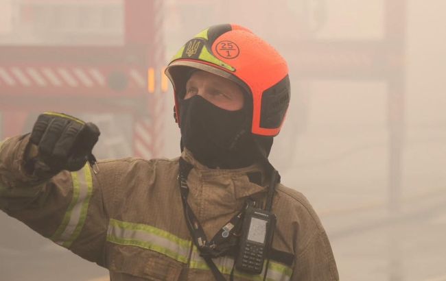 Київ від ранку атакують дрони, є жертви і руйнування: всі подробиці