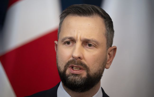 Придатні до служби українці мають повернутись на Батьківщину, - міністр оборони Польщі