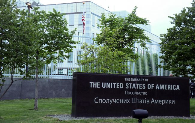 У Держдепі сказали, чи планують США евакуювати посольство з Києва через атаки РФ