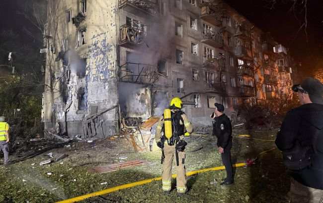 Приліт балістики у Києві потрапив на бодікамеру поліцейських (відео) 1 Приліт балістики у Києві потрапив на бодікамеру поліцейських (відео)