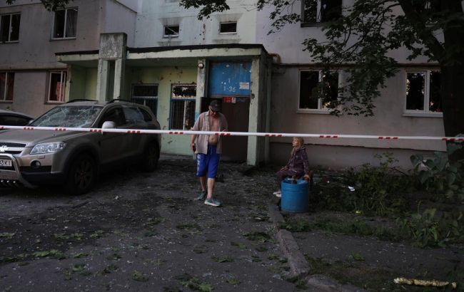 У Києві завершили рятувальні роботи: через удари РФ загинули 9 людей, 33 постраждали 1 У Києві завершили рятувальні роботи: через удари РФ загинули 9 людей, 33 постраждали