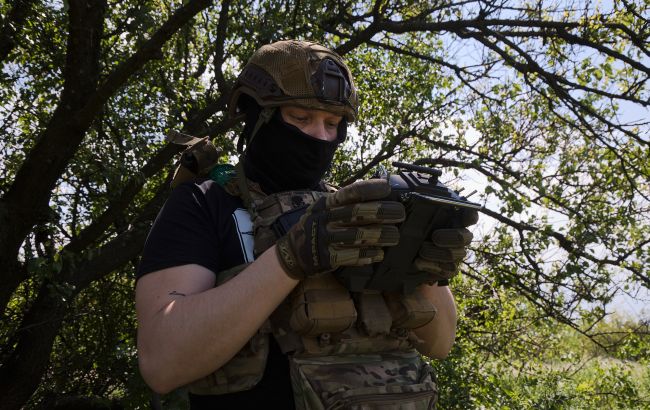 ЗСУ вдарили по Криму: уражено мости, базу катерів і об'єкти Чорноморського флоту РФ 1 ЗСУ вдарили по Криму: уражено мости, базу катерів і об'єкти Чорноморського флоту РФ