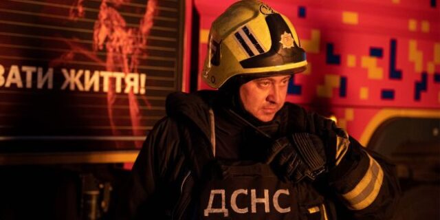 У Запоріжжі після атаки РФ палає торговельний центр