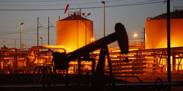 У Росії поскаржилися на "тактику тиску" США через майбутні проблеми продати нафту Індії